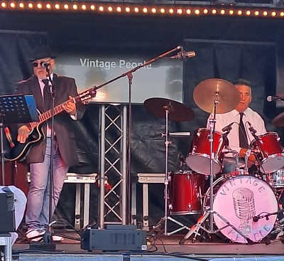 Vintage People coverband